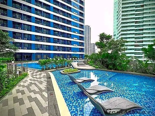 Maru Air 52f; Makati Sky View, 2 Double Beds Hotel
